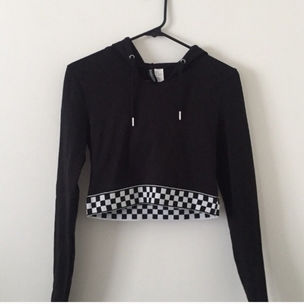 LAST DAY TO BUY IS 01/11 !!!! H&M Cropped Hoodie ✨